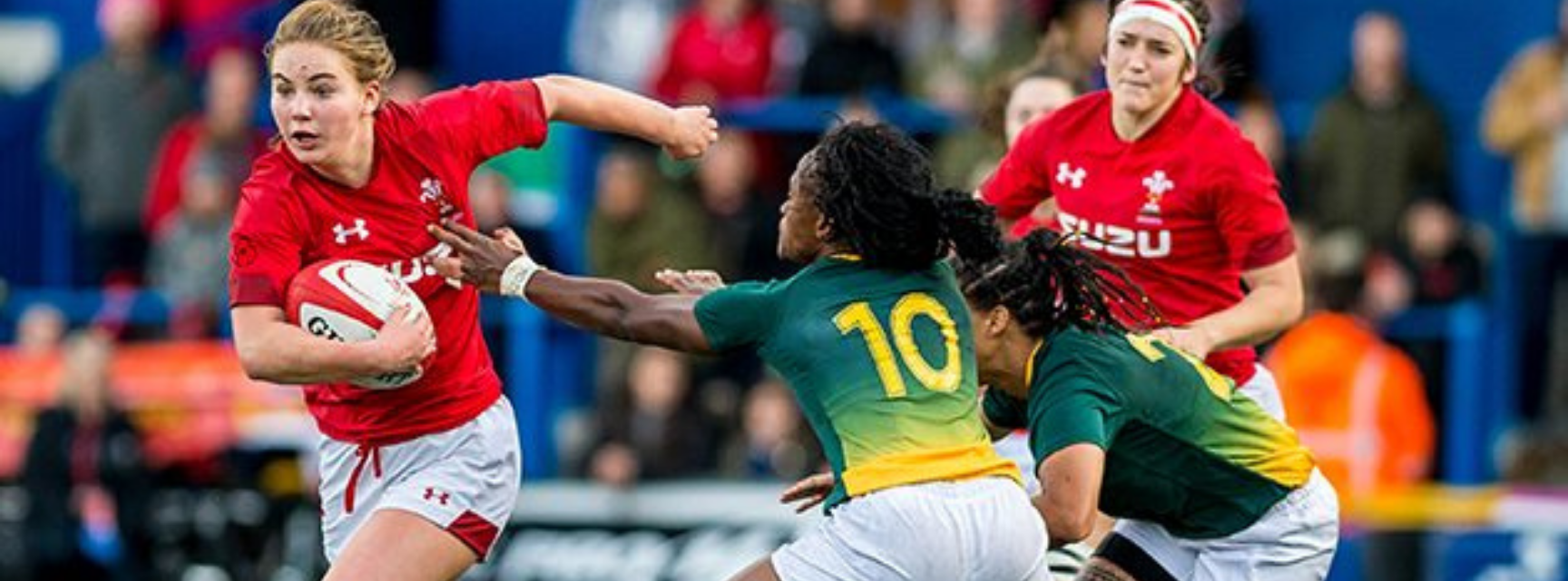 a picture of Manon Johnes playing rugby for Wales